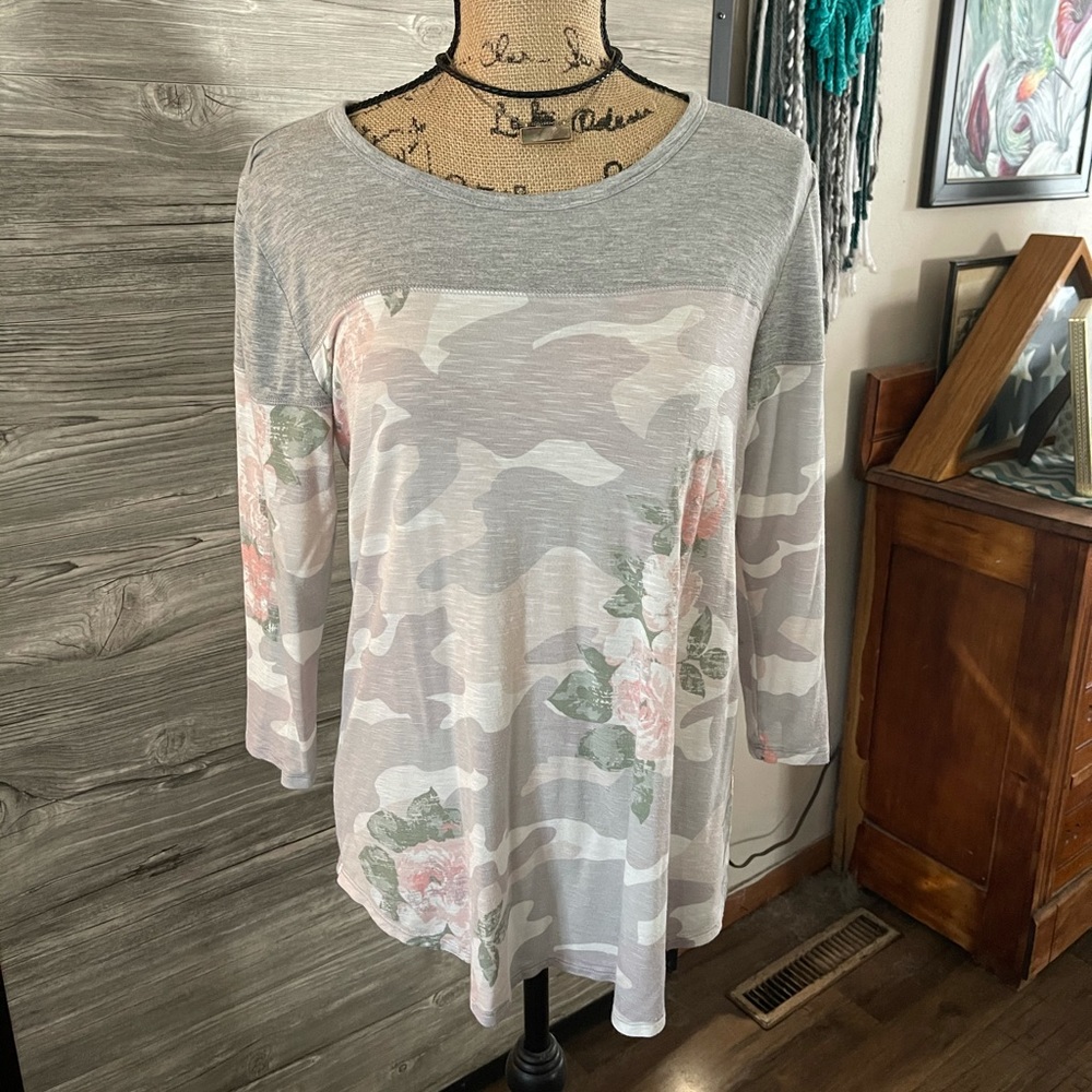 Maurices sz XL tee women’s